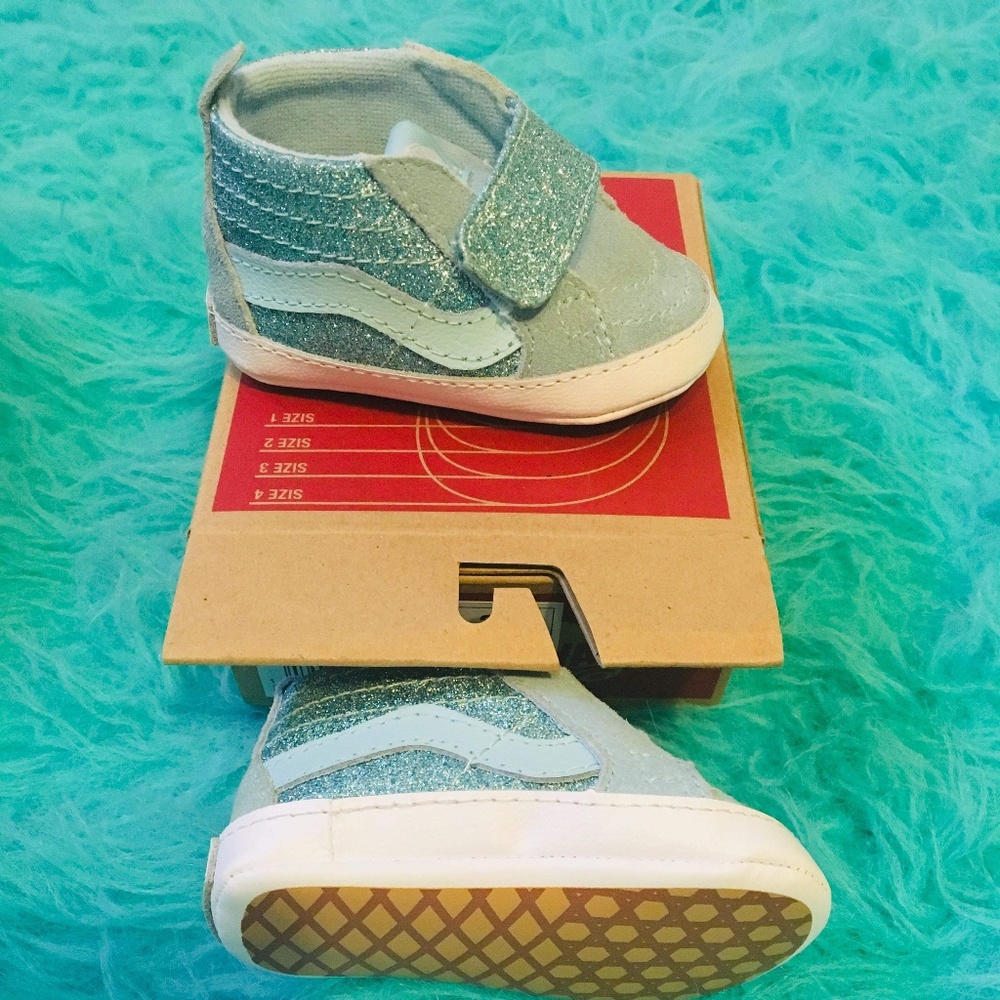 Vans - Picture 2 of 3